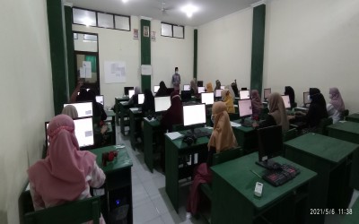 UJIAN TOEIC SISWA SISWI KELAS XII FARMASI & KEPERAWATAN TAHUN AJARAN 2020/2021